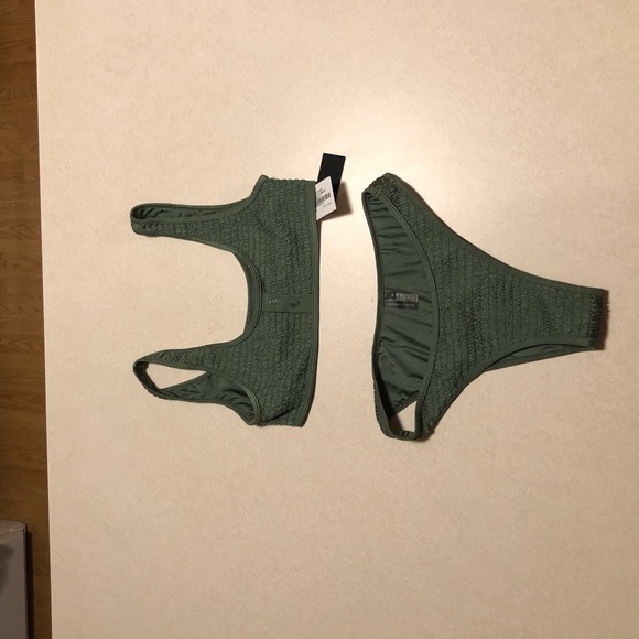 Kendall and Kylie swimsuit - Picture 2 of 6